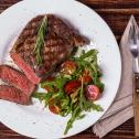 Šťavnatý hovězí steak s pepřovou omáčkou