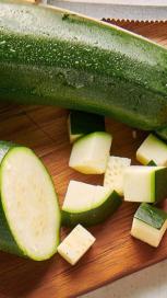 https://www.maggi.cz/sites/default/files/styles/search_result_153_272/public/2023-08/Zucchini_1.jpg?itok=ZPg2QW1J