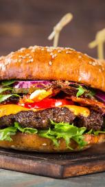 https://www.maggi.cz/sites/default/files/styles/search_result_153_272/public/americky-hamburger-cz.jpg?itok=DEHMGH5C
