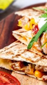 https://www.maggi.cz/sites/default/files/styles/search_result_153_272/public/b9d26fd6e05d7db0c8c900d85333e0f1_quesadillas-s-kurecim-masem_1500_700.jpeg?itok=R88GsGDC